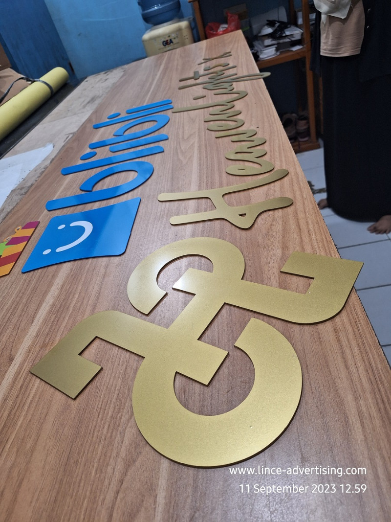 Cutting Laser Akrilik