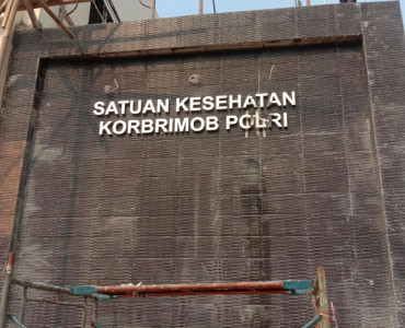 Letter Stainless Mirror